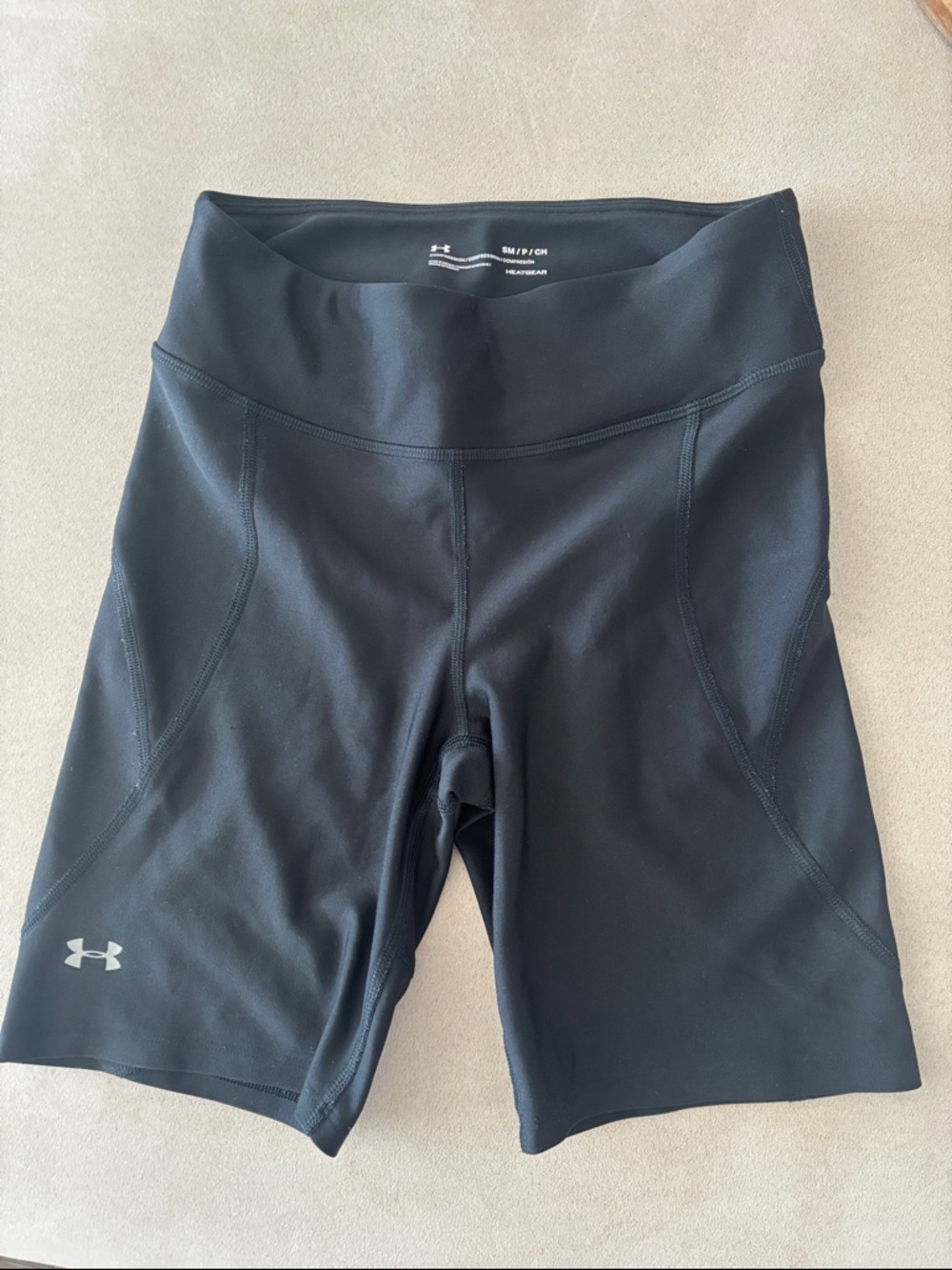 Under Armour Heatgear black compression shorts size small